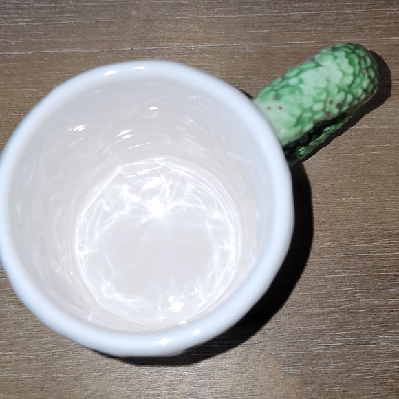 The Cellar Log Cabin Christmas Scultped Mug - Picture 5 of 6